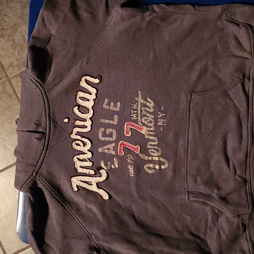 American Eagle sweatshirt